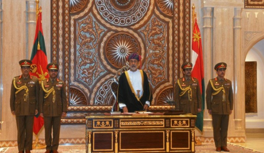 سلطان عمان يؤكد ثبات سياسة بلاده الخارجية