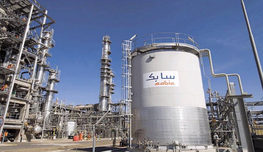 قطاع البتروكيماويات السعودي يخسر 