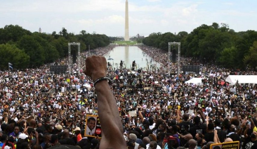 شعله اعتراضات به تبعیض‌نژادی در آمریکا بار دیگر زبانه کشید