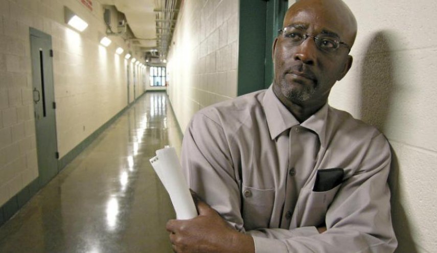 سُجن 44 عاما ظلماً... إطلاق سراح أميركي أسود أُدين خطأً