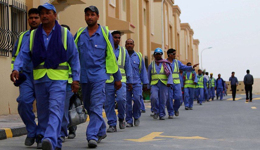 العراق يبدأ إعداد خطة لاعادة تنظيم العمالة الاجنبية