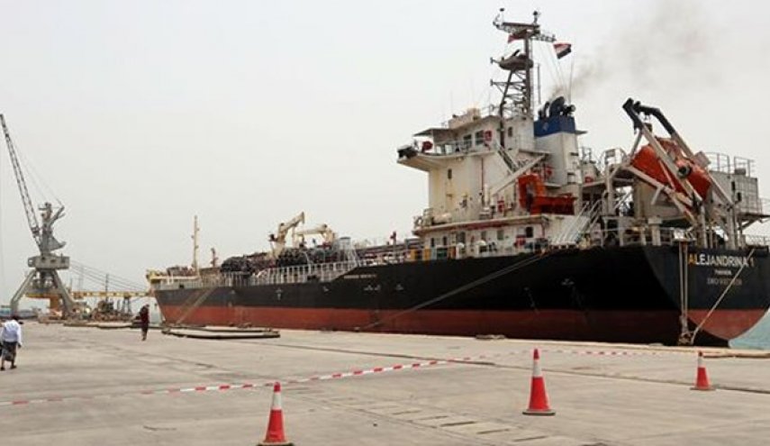 شرکت نفت یمن از اتمام کامل ذخیره سوخت در بندر الحدیده خبر داد