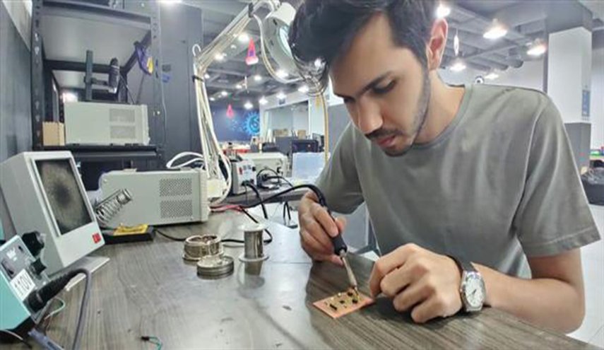 شاب عربي يسجل اختراعا يحذر من الغازات السامة