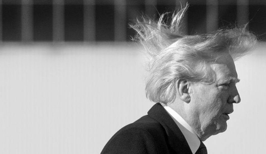 ترامپ یک مراسم مهم را لغو کرد تا موهایش به هم نریزد
