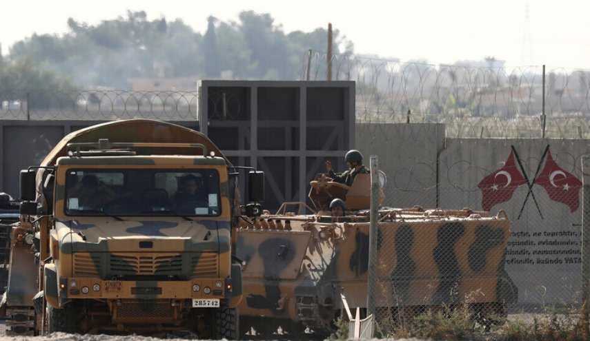ورود کاروانی از خودروهای حامل تجهیزات نظامی ترکیه به شمال سوریه
