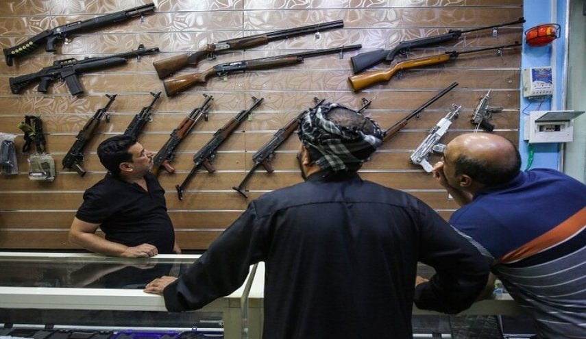 العراق .. دعوات لتخصيص مبالغ مالية لشراء الأسلحة من المواطنين