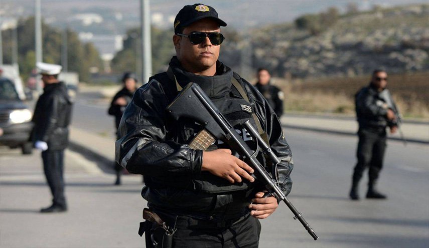 الشرطة التونسية تقتل ثلاثة إرهابيين بعد هجوم في مدينة سوسة الساحلية