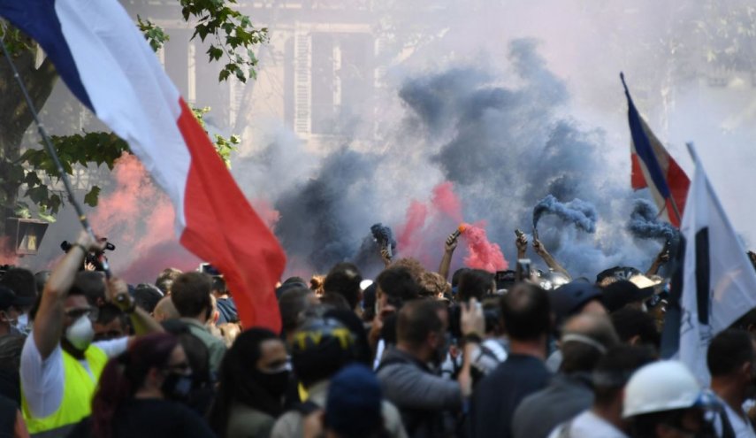 پلیس فرانسه صدها معترض را بازداشت کرد


