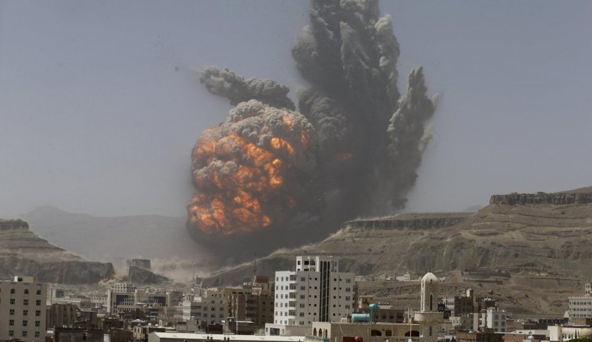 جنگنده‌های متجاوز سعودی پایتخت یمن را بمباران کردند

