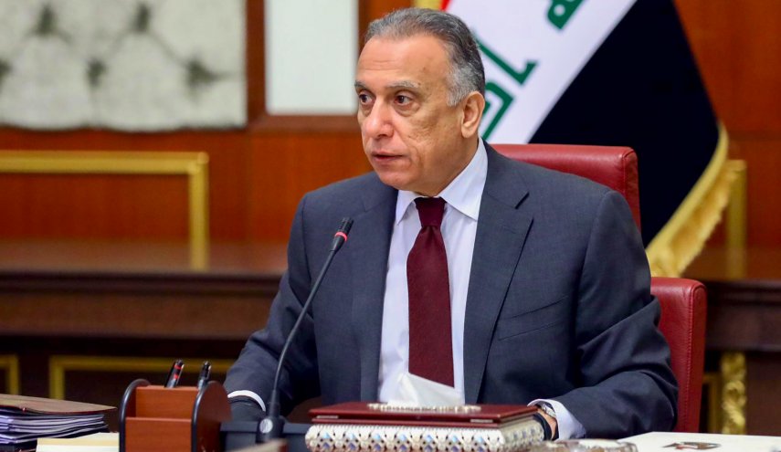 رئيس وزراء العراق يكرم عددا من منتسبي الحشد الشعبي