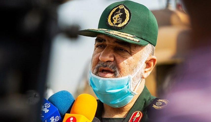 سرلشکر سلامی: آمریکا از درون پوسیده است/ مردم عزیز ایران با آرامش زندگی کنند