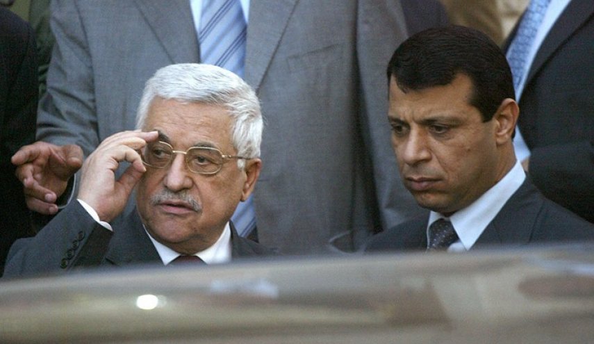 صحيفة عبرية: دحلان يتطلع لخلافة عباس في الرئاسة