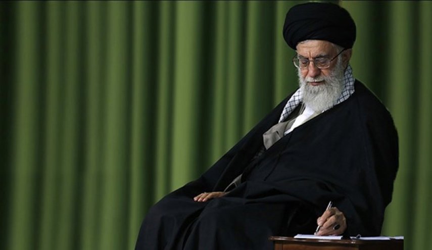 رهبر انقلاب: گذشت زمان هرگز نخواهد توانست یاد ارجمند شهیدان عزیز را از خاطر ملت ایران بزداید
