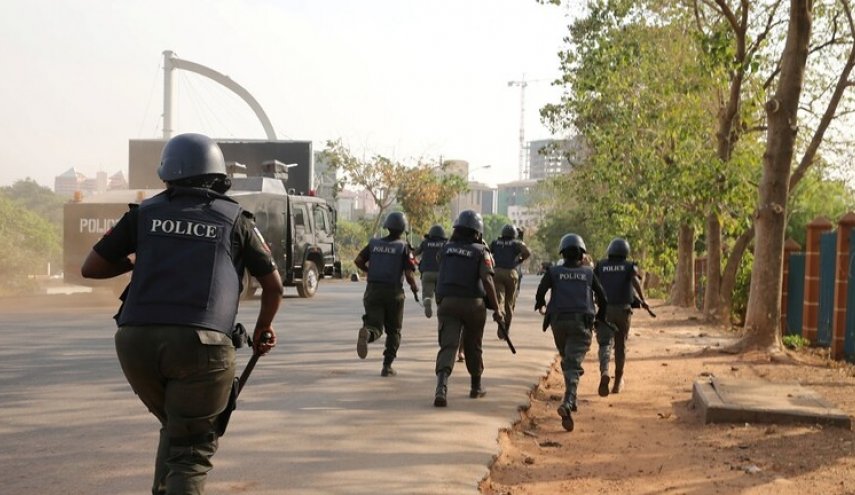 مقتل 15 شرطيا وجنديا بكمين استهدف موكبا لحاكم ولاية نيجيرية