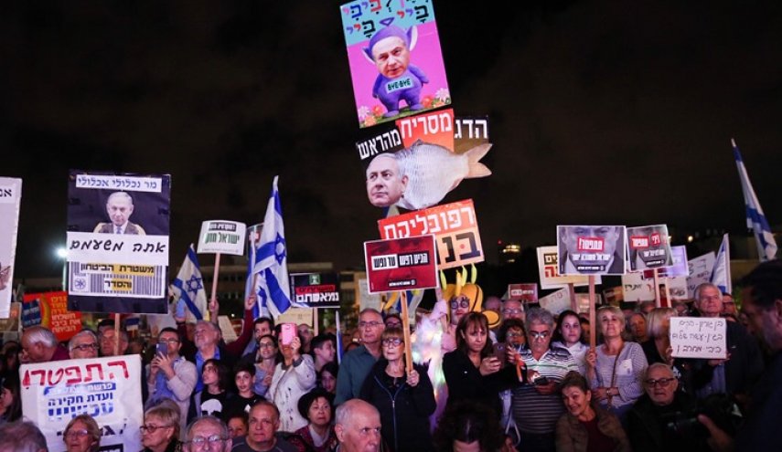 خبراء إسرائيليون: فساد نتنياهو يعرض 