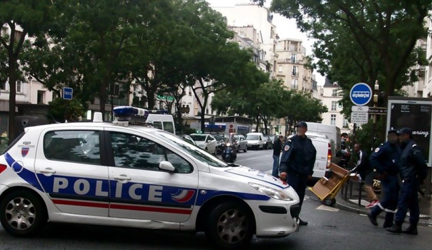 کشته شدن 5 نفر از جمله 4 کودک در حادثه چاقوکشی در پاریس
