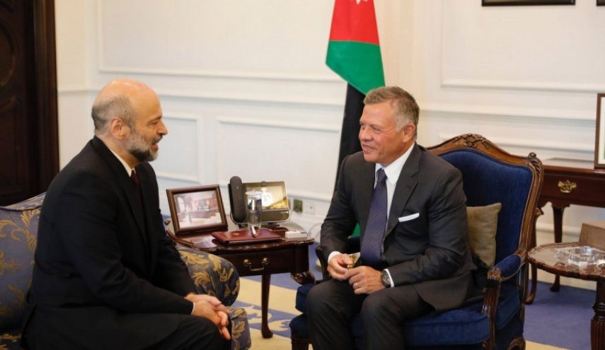 العاهل الأردني يقبل استقالة رئيس الوزراء عمر الرزاز
