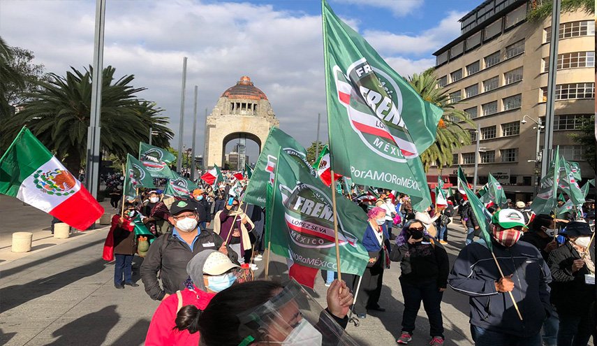 الآلاف في مكسيكو سيتي يشاركون في مظاهرة مناهضة للرئيس