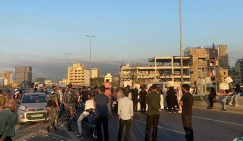 وقفة لأهالي ضحايا انفجار مرفأ بيروت للمطالبة بالعدالة 