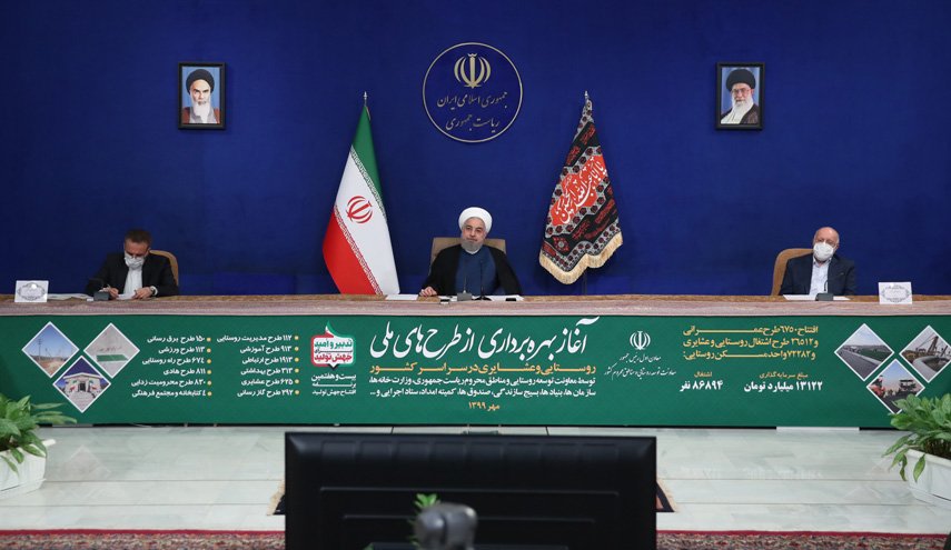 روحانی: تحریم و جنگ اقتصادی دشمنان نمی تواند کشور را متوقف کند/  نقش تاثیرگذار روستاییان در تولید و حراست از منافع کشور / روستایی هستم و به روستایی بودن خود افتخار می کنم