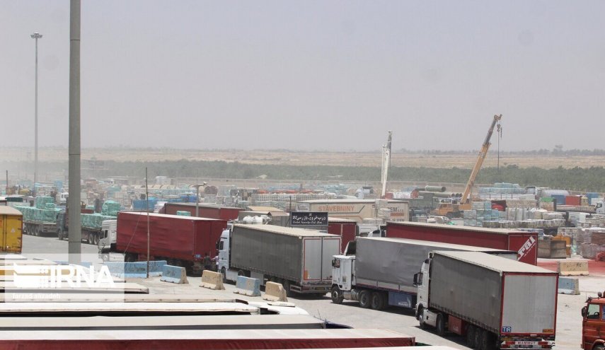 النشاط التجاري مع العراق مستمر في معبر مهران
