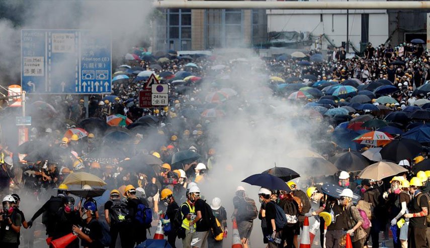 هونغ كونغ..اعتقال تسعة أشخاص يشتبه بمساعدتهم ناشطين محتجزين في الصين