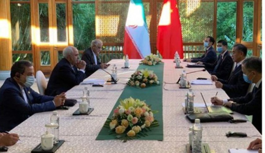 ظريف يصف مباحثاته مع وزير خارجية الصين بالـ