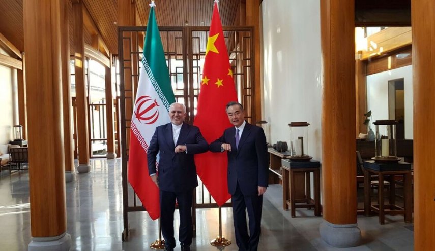 پیشنهاد وزیر خارجه چین برای گفت‌وگو و حل بحران‌های منطقه در دیدار با ظریف