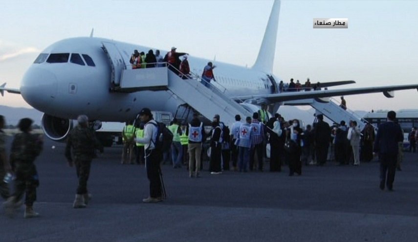 هواپیما‌های صلیب سرخ در فرودگاه‌های صنعاء و عدن به زمین نشستند
