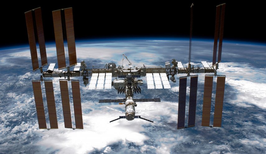 كيس شاي يساعد رواد الفضاء في كشف مكان تسرب الهواء من المحطة الفضائية