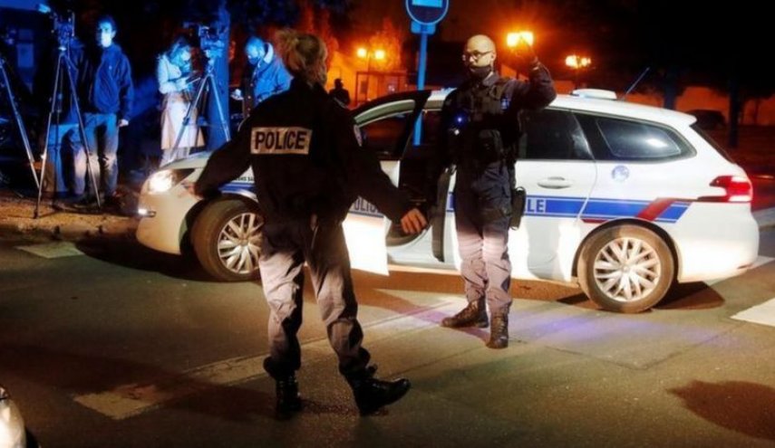اعتقالات في فرنسا بعد مقتل أستاذ عرض رسوما مسيئة للنبي الاكرم
