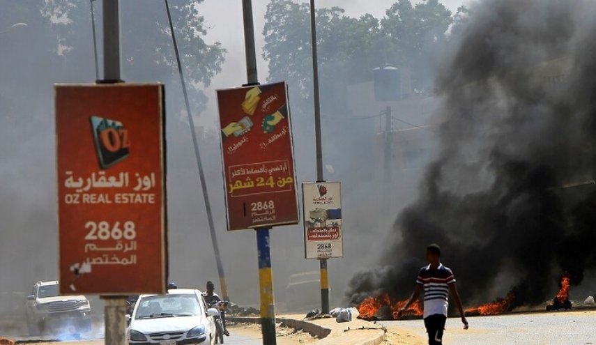 السودان.. مقتل متظاهر على الأقل وإصابة آخرين في اشتباكات مع الشرطة