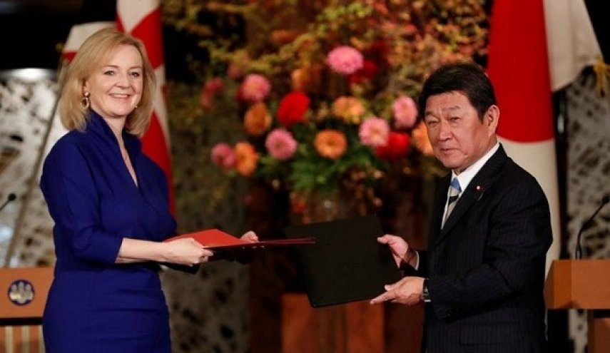 بريطانيا توقع مع اليابان أول اتفاق للتجارة الحرة 