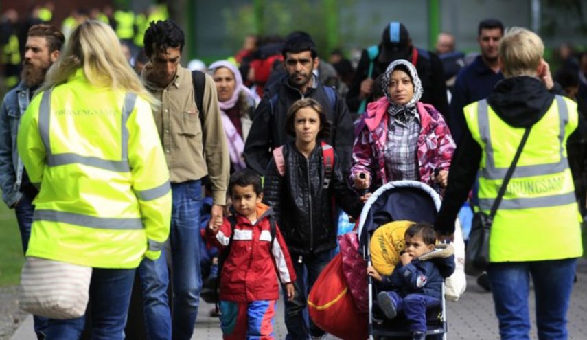 ألمانيا تدرس ترحيل آلاف اللاجئين السوريين