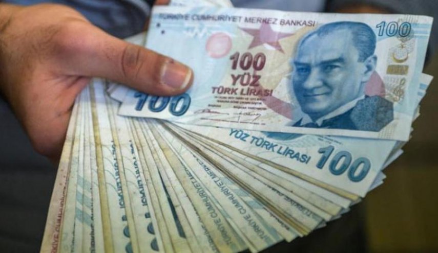 الليرة التركية تتدهور لمستويات قياسية متأثرة بعوامل اقتصادية