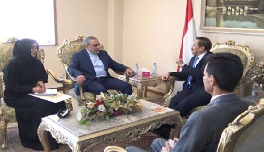 السفير الايراني في اليمن یعلن بدء مهامه بعد تقديمه اوراق اعتماده