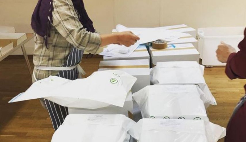 لاجئة سورية تشارك بإطعام مئات المحتاجين في بريطانيا