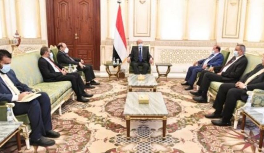 فشار ریاض بر دولت مستعفی یمن برای تشکیل دولتی صوری
