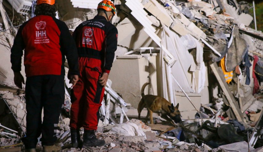 ارتفاع حصيلة ضحايا زلزال إزمير غرب تركيا إلى 109 قتلى
