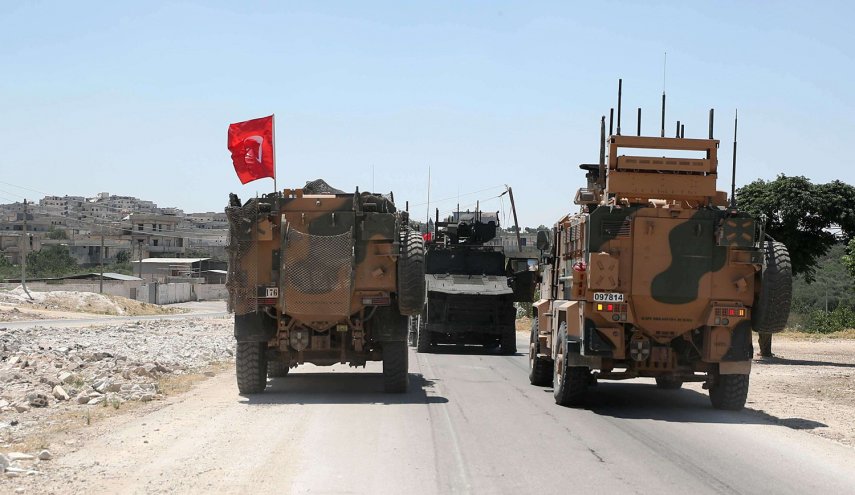 القوات التركية تبدأ بإخلاء نقطة شير مغار العسكرية غرب حماة