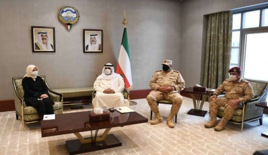 وزير الدفاع الكويتي يلتقي بسفيرة تركيا لدى الكويت