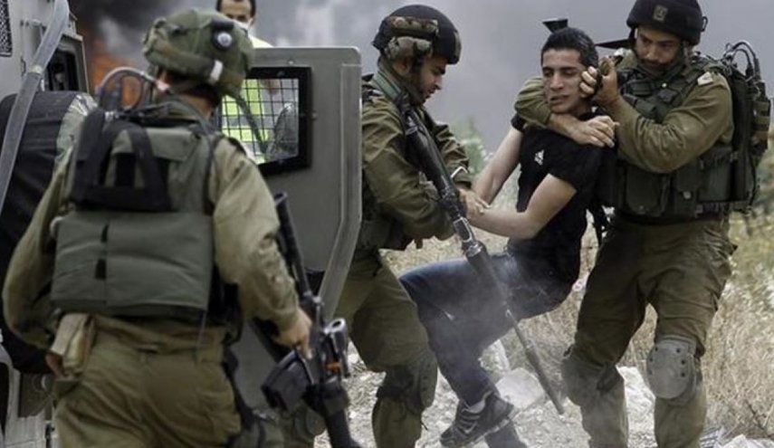 قوات الاحتلال تعتقل 12 فلسطينيًا 