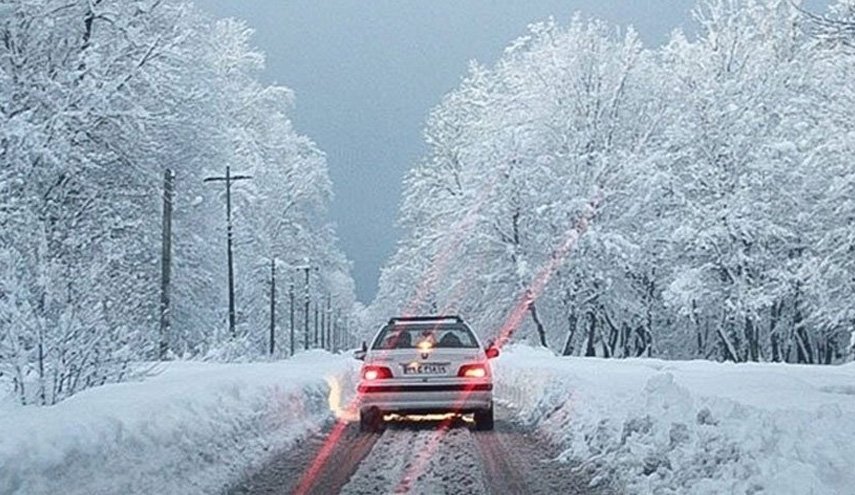 بارش برف و باران در جاده‌های ۱۴ استان کشور
