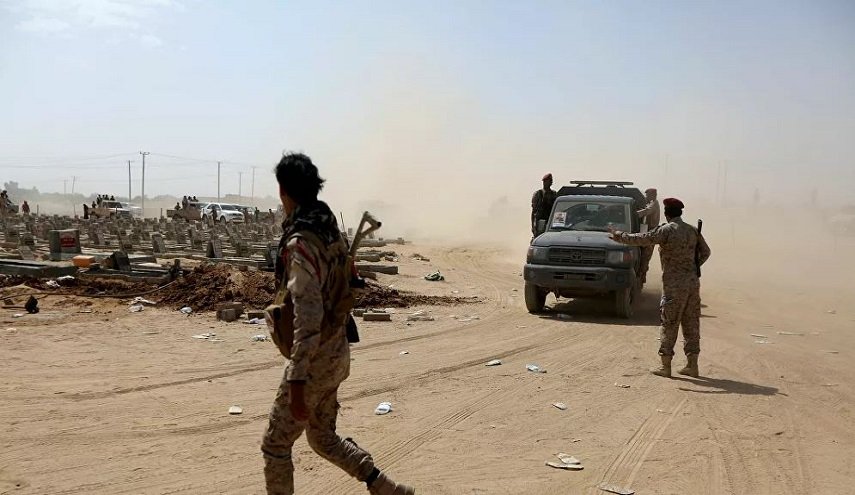 10 قتلى في تجدد المعارك بين قوات هادي وقوات الانتقالي