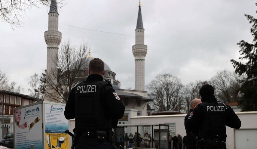 المانيا تتهم 12 شخصاً بالتخطيط للهجوم عى المساجد