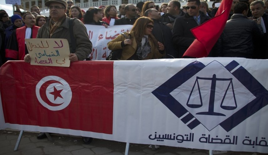قضاة تونس يضربون عن العمل بسبب كورونا!