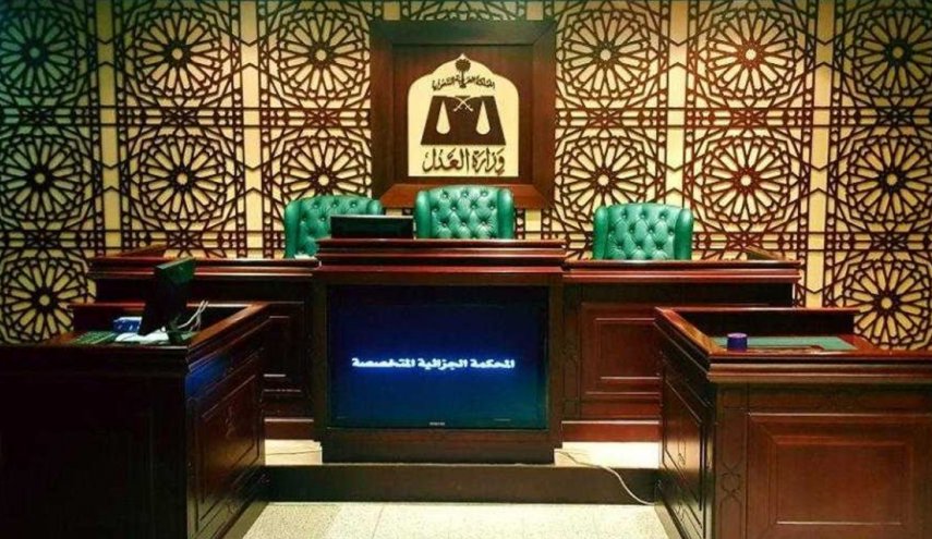  توقيف قاضيين سعوديين عن العمل والسبب شاذ ونادر!