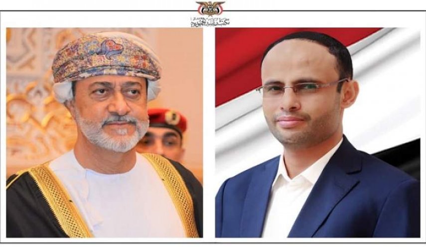 رئيس المجلس السياسي الأعلى في اليمن يهنئ سلطان عمان بالعيد الوطني