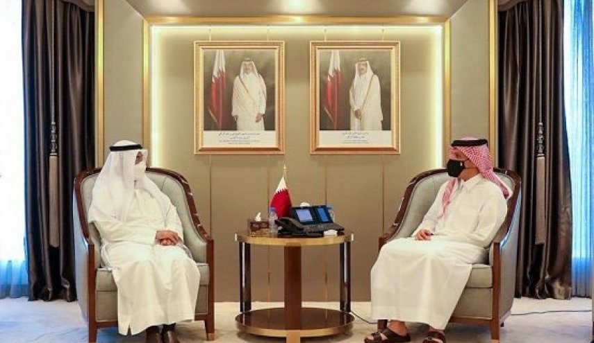 أمين عام مجلس التعاون يلتقي بوزير خارجية قطر في الدوحة 