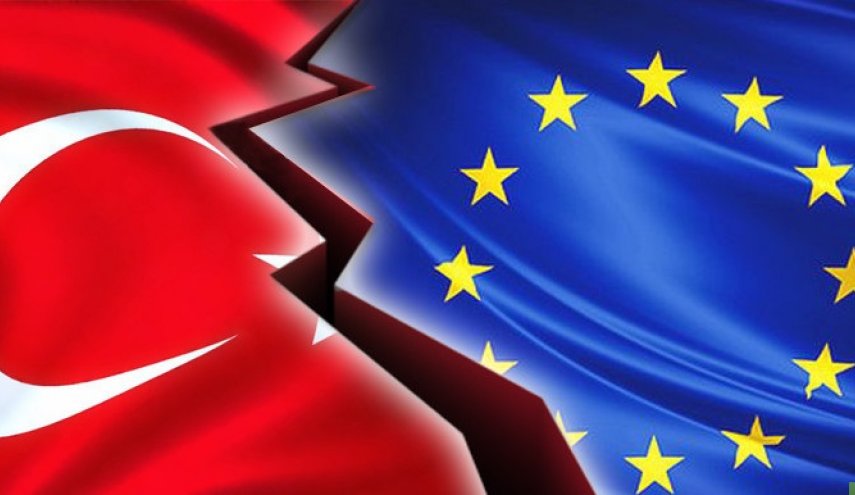 الاتحاد الأوروبي: سلوك تركيا يوسع الهوة بيننا